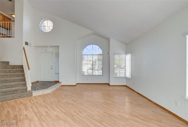 9805 Cross Creek Way, Las Vegas, NV 89117