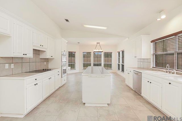 6234 Krista Ln, Baton Rouge, LA 70808