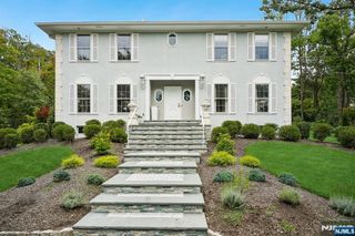 7 Gordon Road, Essex Fells, NJ 07021