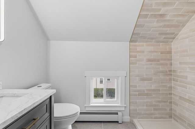14 Bolton Rd, Dartmouth, MA 02748