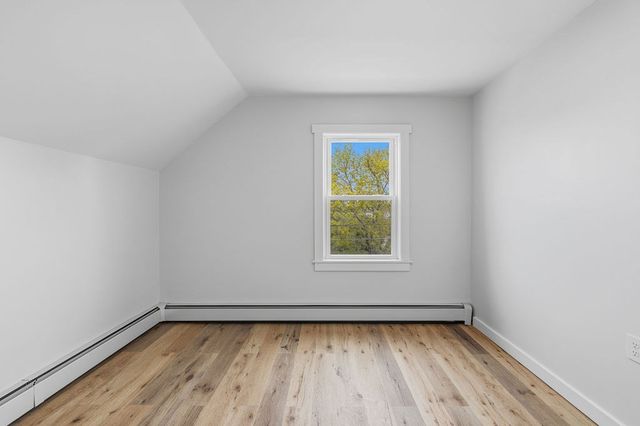 14 Bolton Rd, Dartmouth, MA 02748