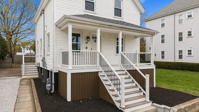 14 Bolton Rd, Dartmouth, MA 02748
