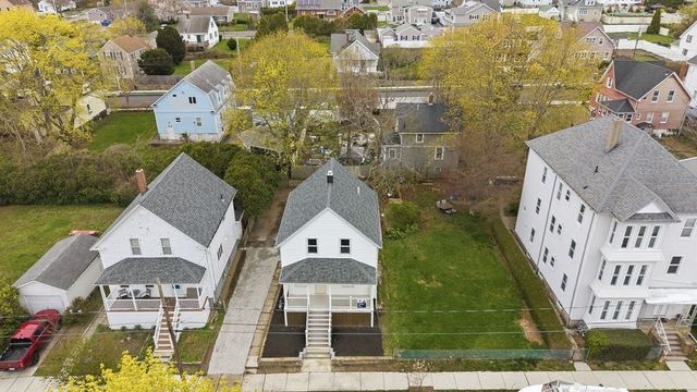 14 Bolton Rd, Dartmouth, MA 02748