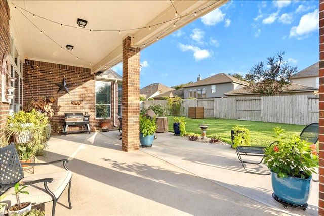 2500 Rockygate Lane, Friendswood, TX 77546