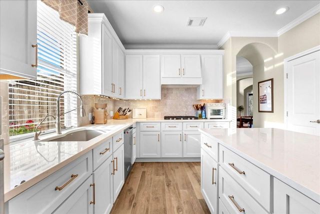 2500 Rockygate Lane, Friendswood, TX 77546