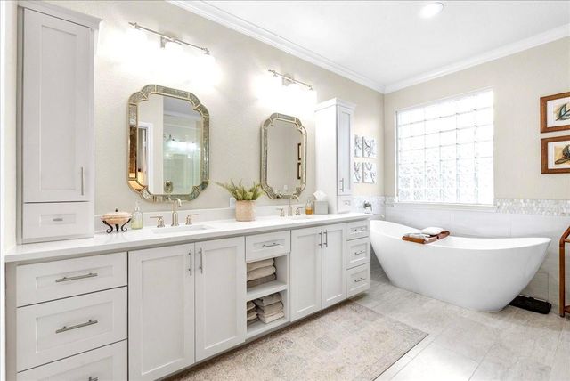2500 Rockygate Lane, Friendswood, TX 77546