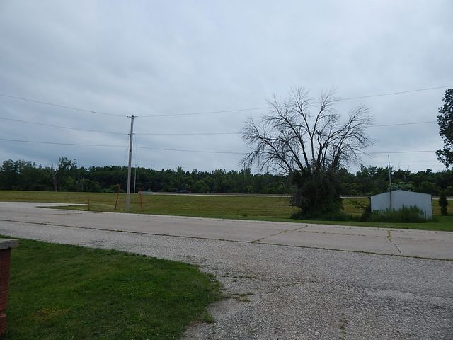 42 10th Street, Carbon Cliff, IL 61239