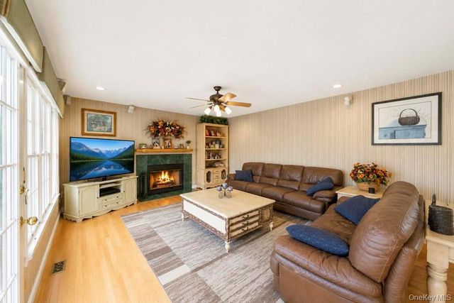 150 Hayrick Lane, Commack, NY 11725