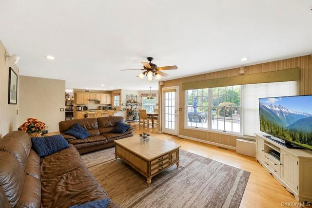 150 Hayrick Lane, Commack, NY 11725