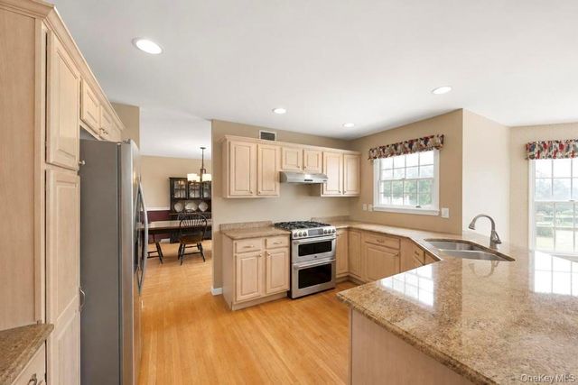 150 Hayrick Lane, Commack, NY 11725