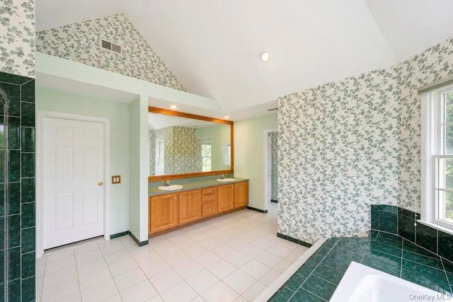 150 Hayrick Lane, Commack, NY 11725