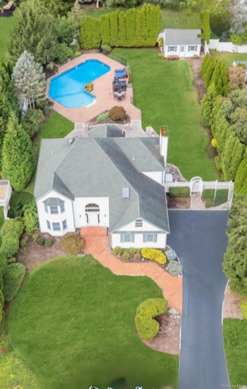 150 Hayrick Lane, Commack, NY 11725 — photo 2