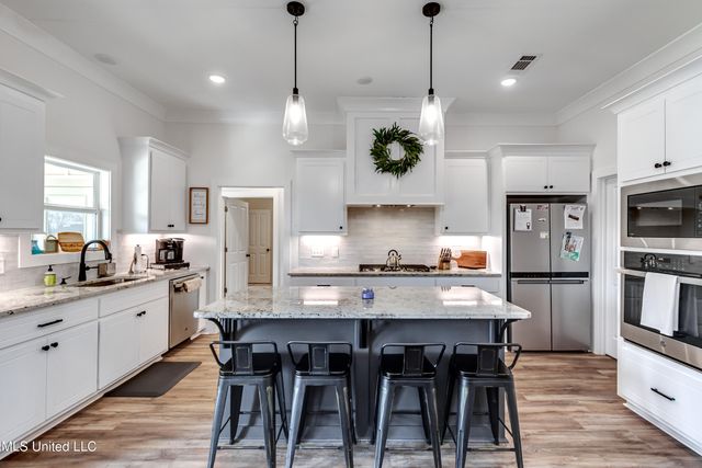 127 Ole Magnolia Drive, Brandon, MS 39042