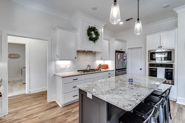 127 Ole Magnolia Drive, Brandon, MS 39042