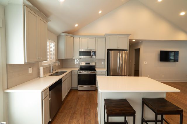 27 Gatling Avenue, Greenville, SC 29605