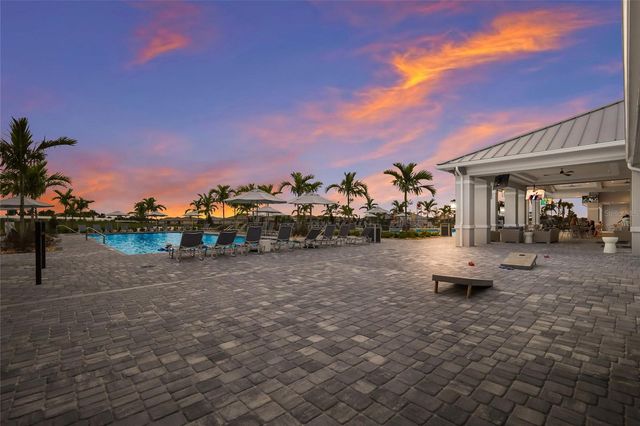 14988 SERENE SHORES LOOP, Lakewood Ranch, FL 34211