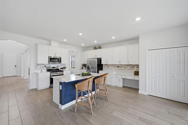 14988 SERENE SHORES LOOP, Lakewood Ranch, FL 34211