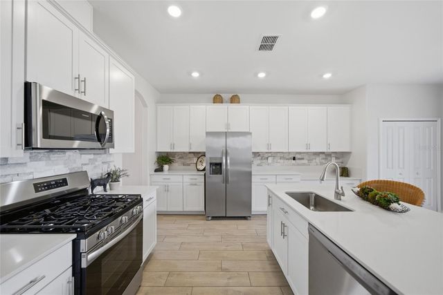 14988 SERENE SHORES LOOP, Lakewood Ranch, FL 34211