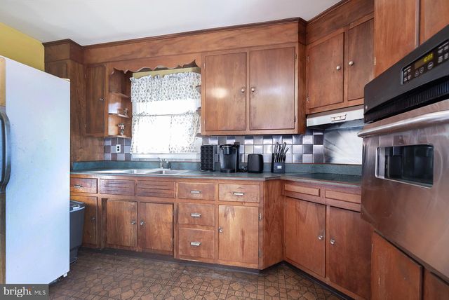706 WEYMOUTH RD, Vineland, NJ 08360