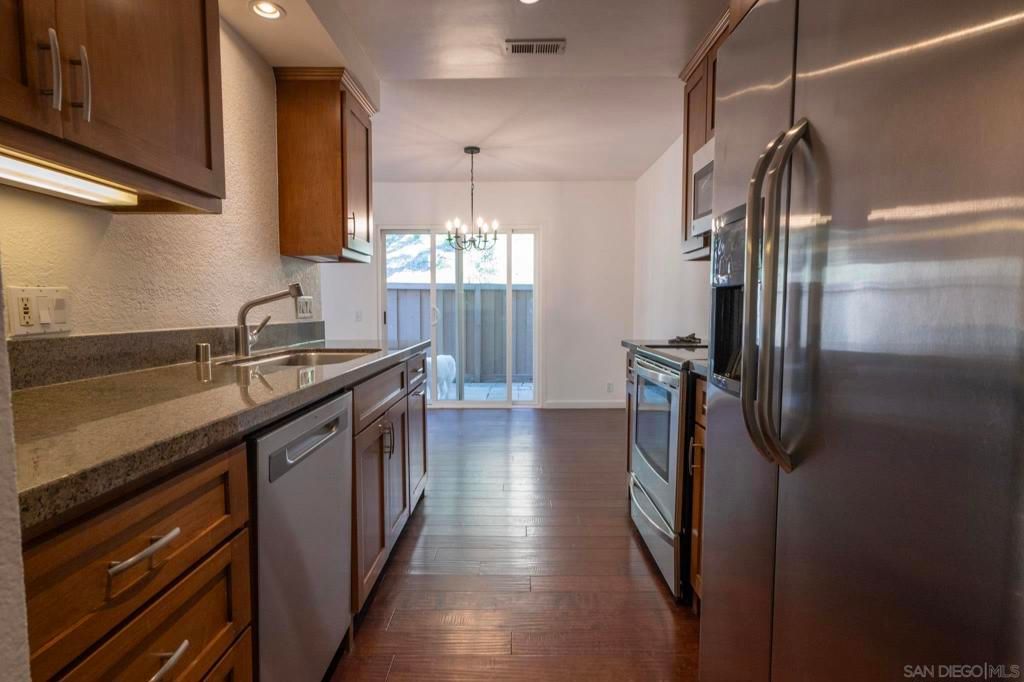 Image 5 of property listing at 4060 Rosenda Court 230, San Diego, CA 92122