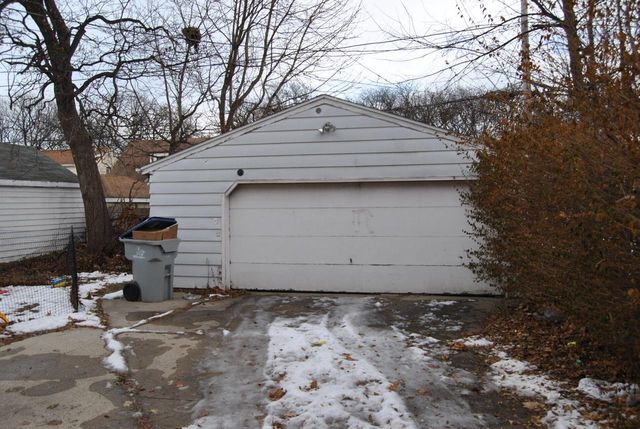 4050 N 41st STREET, Milwaukee, WI 53216