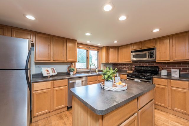 37696 N North Avenue, Beach Park, IL 60087