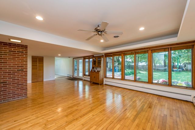 37696 N North Avenue, Beach Park, IL 60087