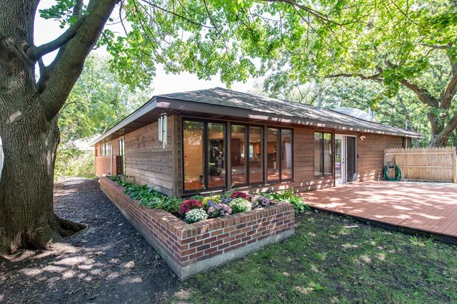 37696 N North Avenue, Beach Park, IL 60087