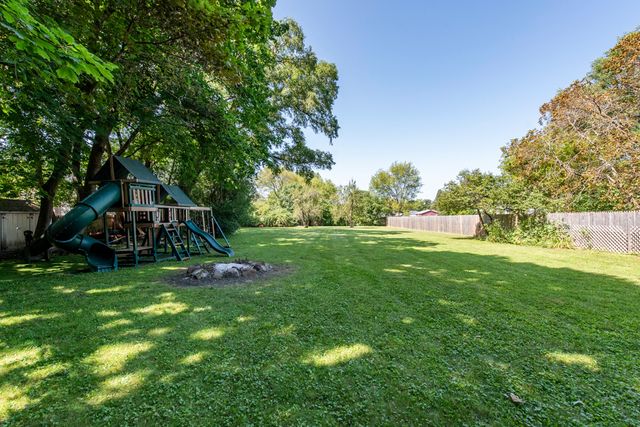 37696 N North Avenue, Beach Park, IL 60087