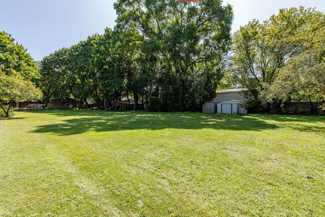 37696 N North Avenue, Beach Park, IL 60087