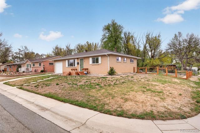 6110 Brooks Drive, Arvada, CO 80004