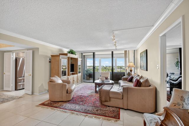 3589 S Ocean Boulevard 608, South Palm Beach, FL 33480