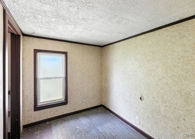 8 Monroe Street, Hanover, NY 14136