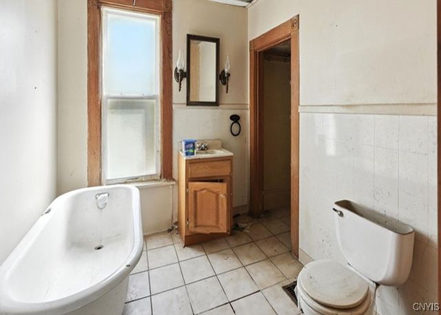 8 Monroe Street, Hanover, NY 14136