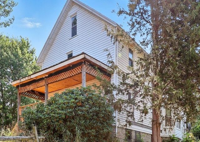 8 Monroe Street, Hanover, NY 14136