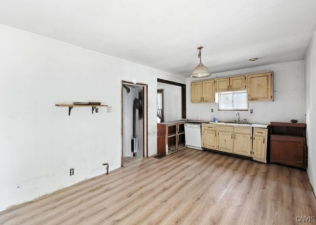 8 Monroe Street, Hanover, NY 14136