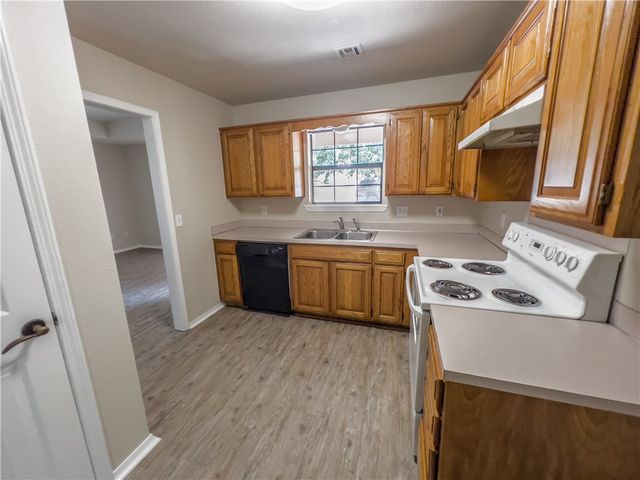 2020 S F Street, Rogers, AR 72758