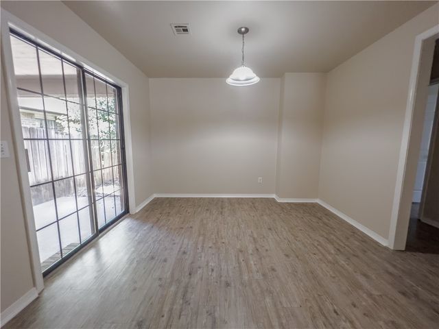 2020 S F Street, Rogers, AR 72758