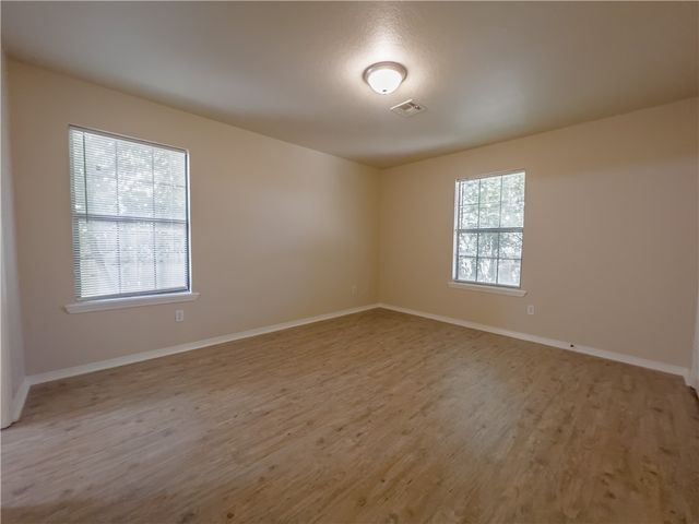 2020 S F Street, Rogers, AR 72758