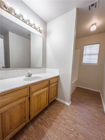 2020 S F Street, Rogers, AR 72758
