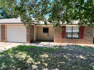 2020 S F Street, Rogers, AR 72758