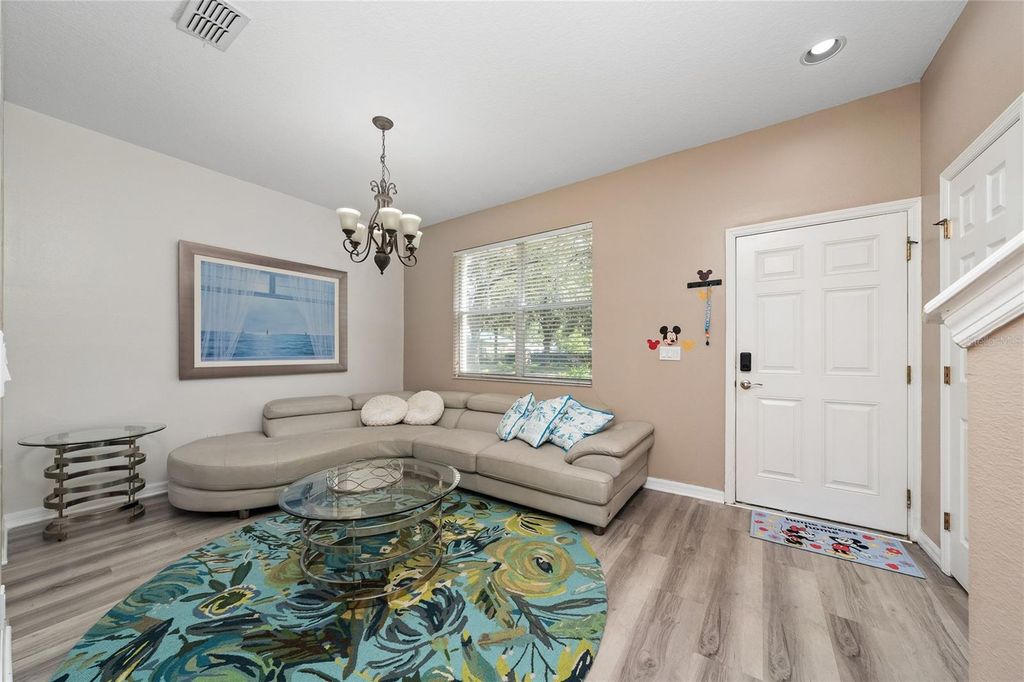 Image 5 of property listing at 12744 LANGSTAFF DRIVE, Windermere, FL 34786