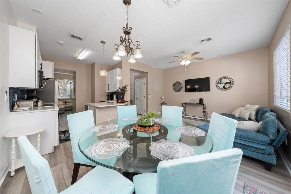 Image 10 of property listing at 12744 LANGSTAFF DRIVE, Windermere, FL 34786