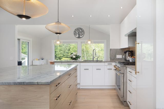 35 Emmons Lane, North Canaan, CT 06018