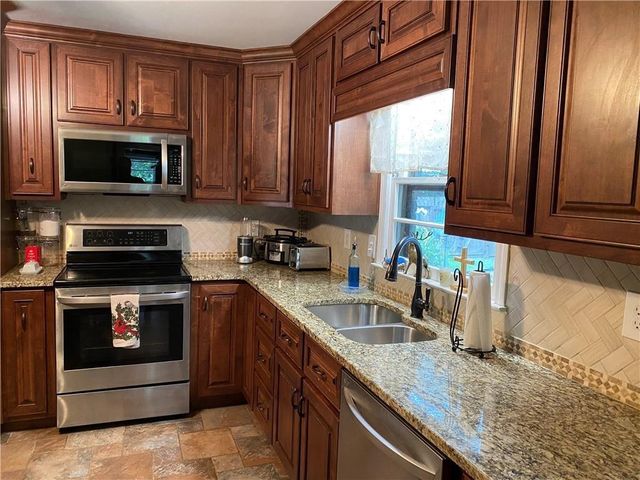 3727 Rainbow Circle, Snellville, GA 30039