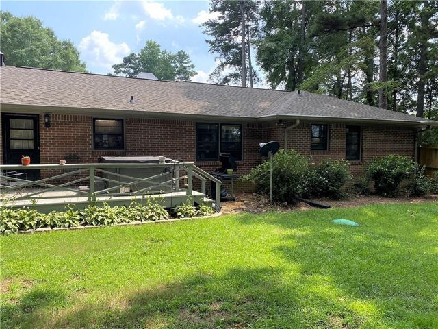 3727 Rainbow Circle, Snellville, GA 30039
