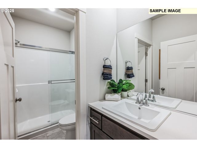 23821 Sw PENSACOLA Ter, Tualatin, OR 97062