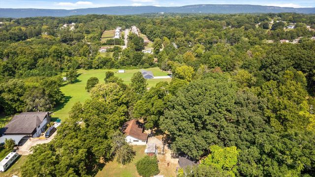 1220 Debbie Lane, Hixson, TN 37343