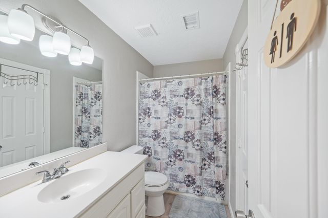 19419 Lake Hollow Lane, Houston, TX 77084