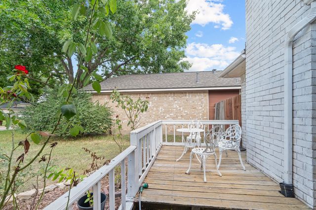 19419 Lake Hollow Lane, Houston, TX 77084